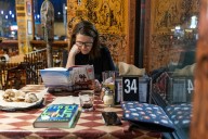A different happy hour: pizza, books and introverts