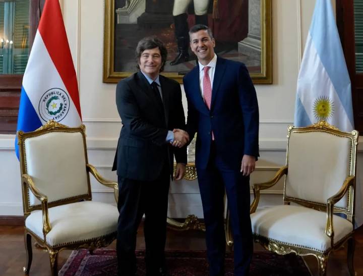 El presidente Milei mantuvo un encuentro bilateral con su par de Paraguay Santiago Peña
