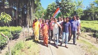 Tea garden workers lock gates, demand full 20% bonus in Dooars