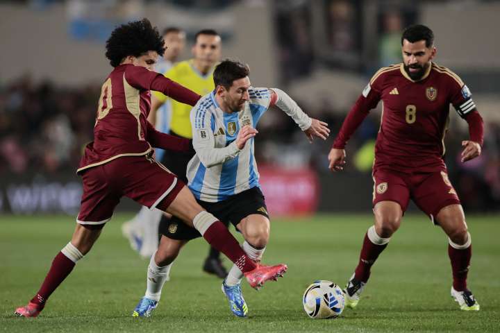 Venezuela cae ante Argentina y depende del repechaje