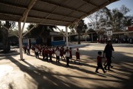 Los pendientes de Sheinbaum: las becas no frenan el abandono escolar, no hay dinero para formar docentes y la mitad de las escuelas no tiene internet