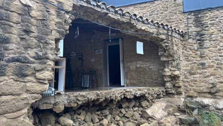 Fuertes tormentas dejan desprendimientos en varias carreteras y graves daños en el espacio Corral de García
