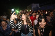 Juarenses disfrutan de callejoneada del Juangabrielísimo