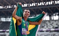 Pierde y recupera campeón mundial de marcha su anillo de boda