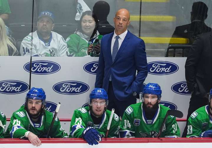 Vancouver Canucks extend AHL head coach Manny Malhotra through 2026