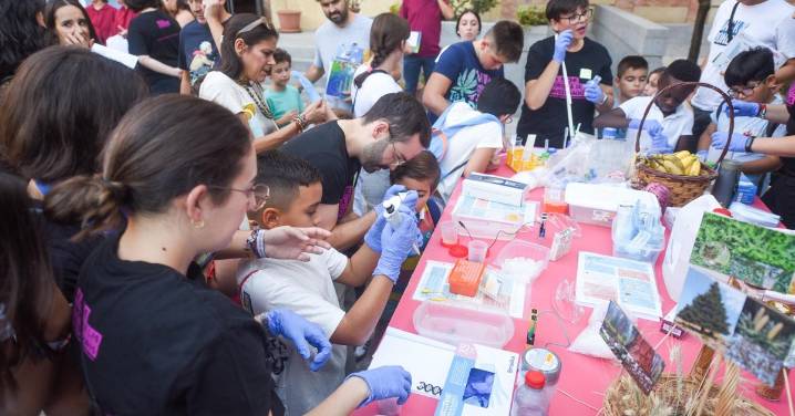 Las mejores fotos de la Feria de los Ingenios, el cierre de la Noche de los Investigadores en Córdoba