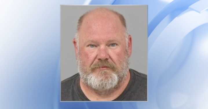 USPS employee arrested, charged with stealing mail to buy gas :: WRAL.com