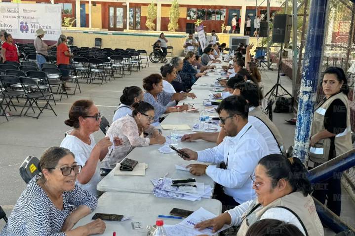 Juárez: Entregan más de mil tarjetas de pensión Mujeres Bienestar