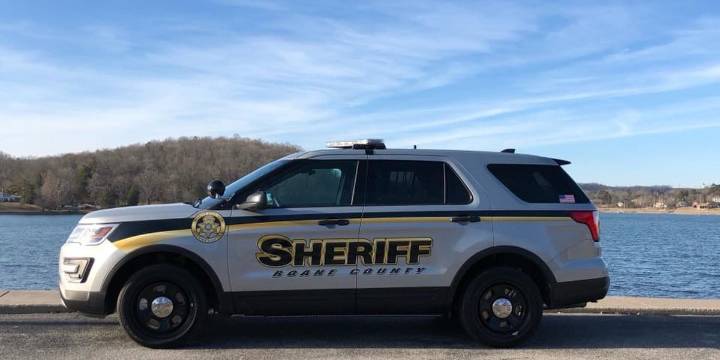 Roane County Sheriff’s Office investigating after man found dead in road