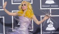 Giorgio Armani: El de Lady Gaga en los Grammy 2010 y otros diseños arriesgados del diseñador