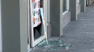 Detienen a dos por robo calificado en tienda de conveniencia