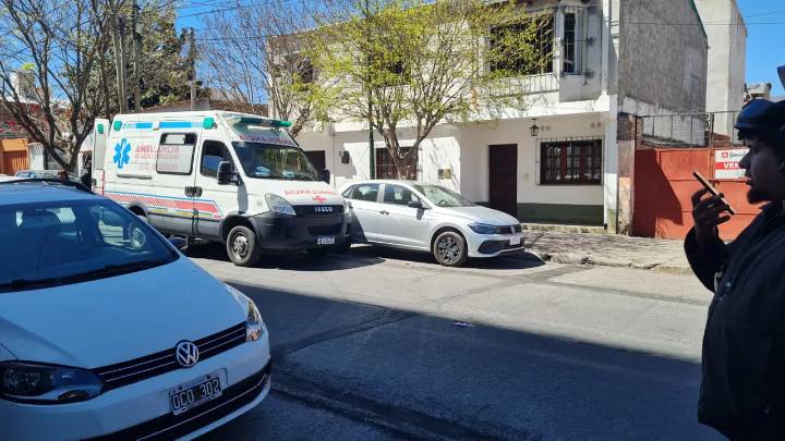 Un joven se cayó de una motocicleta y debió ser trasladado al San Bernardo