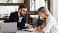 Bancos buscan empleados por sueldos desde $1.895.421: cómo aplicar en septiembre de 2025