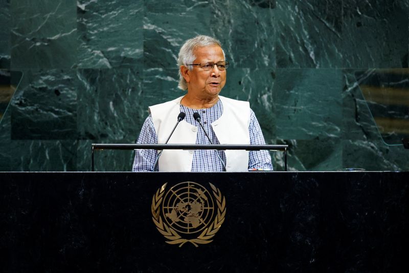 Bangladesh calls for urgent action to prevent ‘catastrophic’ Rohingya aid crisis