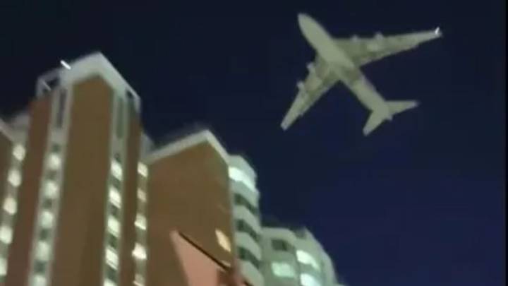Moment Moscow is deafened by bone-shaking noise of world’s biggest military jet skimming roofs to ‘avoid Ukraine drones’