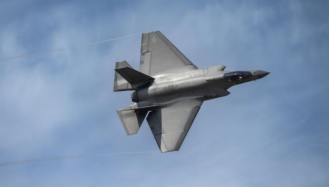El fallo que llevó a piloto de un emblemático avión caza F-35 de Estados Unidos a eyectarse para salvar su vida