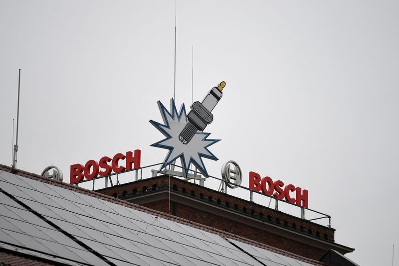 Factbox-European companies cut jobs in response to slowing economy