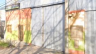 Disfrazados como policías y con chalecos antibalas, simularon un allanamiento para robar en una fábrica