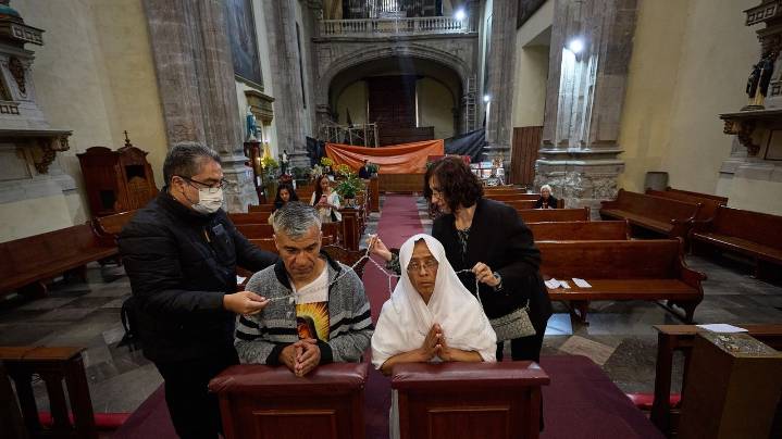 Mexican churches mark the anniversary of deadly quakes with remembrance and lessons for the future