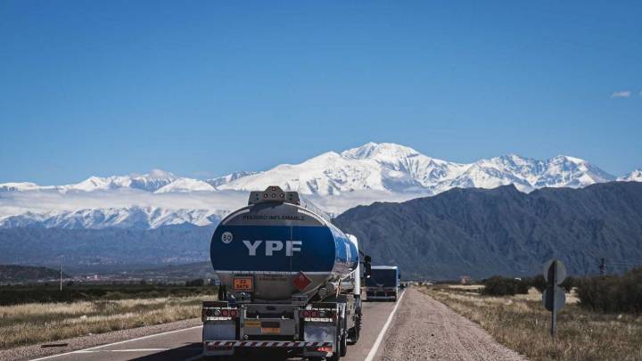 YPF rompe récords con 11,56 millones de barriles de crudo gracias a Vaca Muerta