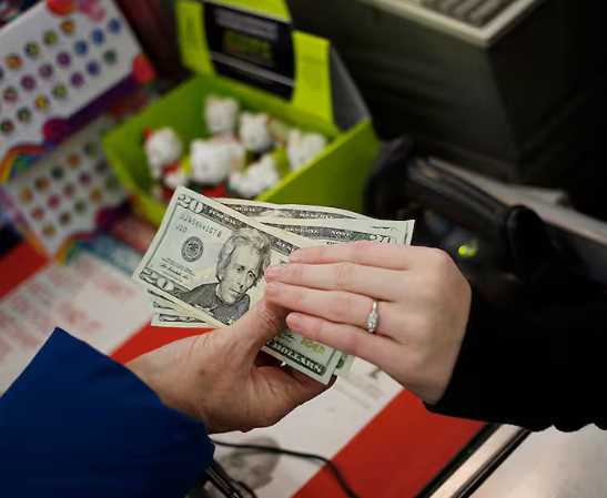 Dólar cierra por encima de los $3.900 en Colombia este 25 de septiembre
