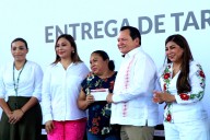 Madres autónomas de Yucatán reciben tarjetas para apoyo bimestral