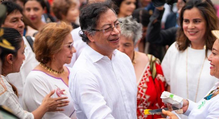 Gustavo Petro y Vicky Dávila calientan el ring en el caso Nicolás Petro