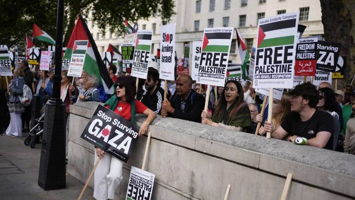El desgaste por la izquierda hace que Starmer reconozca al Estado palestino