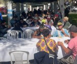 La campaña “Pasar el invierno en Mendoza” repartió viandas y mantas a personas en situación de calle