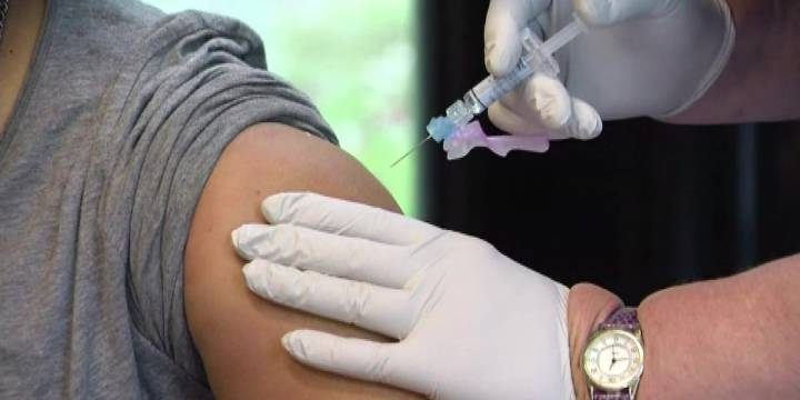 Drive-thru flu shot clinic open today, no appointment needed