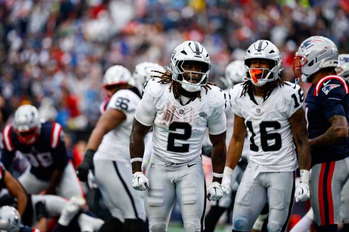 Raiders hacen historia en con triunfo en el debut de Pete Carroll