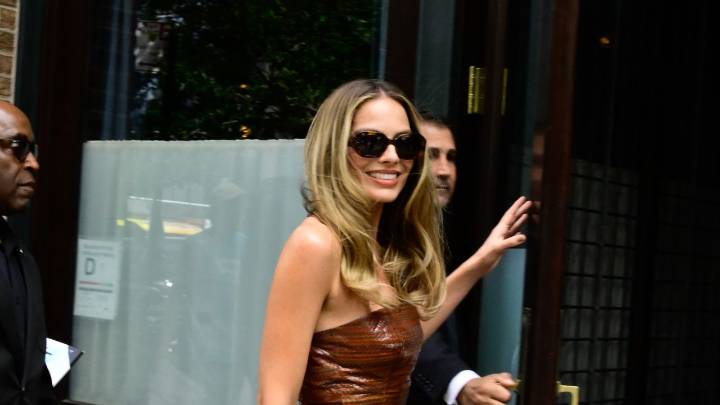 Margot Robbie Has Two Very Different Takes on the Classic Co