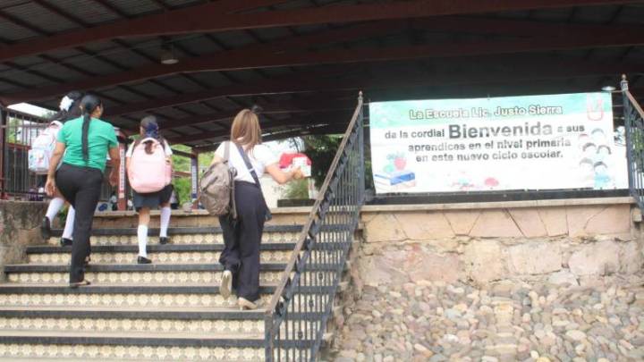 En Rosario tienen ‘agitado’ inicio de ciclo escolar 2025
