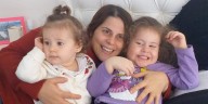 Es madre de dos hijas, perdió la visión a los 19 años y cuestiona la mirada social sobre los ciegos: “Pobrecita nada”