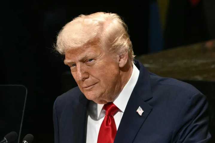 Trump acusa al exdirector del FBI de infiltrar agentes en el asalto al Capitolio