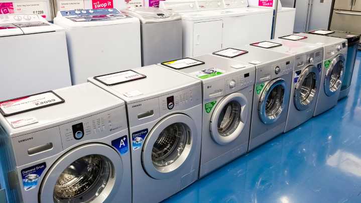 Gas Vs Electric Dryer: What's The Real Difference? (& Which One Is Best For You)