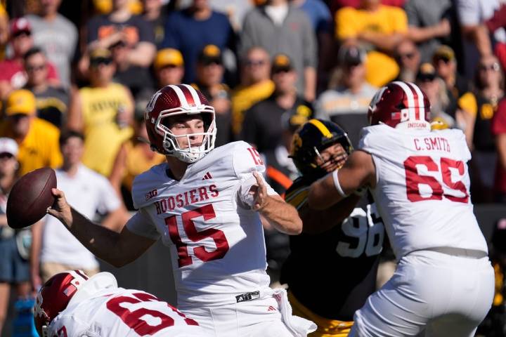 Deadspin | Fernando Mendoza's late deep shot helps No. 11 Indiana escape Iowa