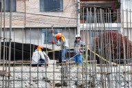 Invadir la vía pública al construir es ilegal y puede terminar en demolición