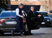 El secreto de Caputo para aguantar el dólar, la confesión a los CEOs y el "Plan Parche" de los bancos