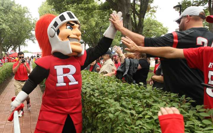 Where to watch Iowa vs Rutgers football streaming free tonight: Channel, time, odds