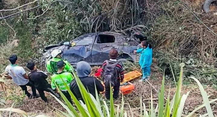 Huánuco: Docente muere en despiste y volcadura de vehículo en ruta Panao