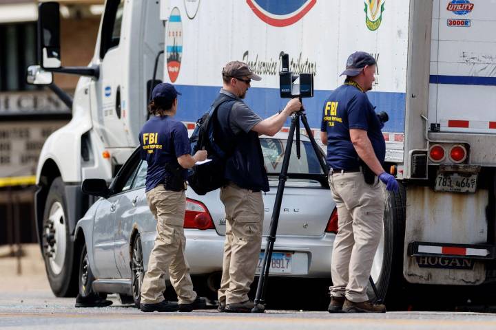 Investiga FBI asesinato de mexicano en detención del ICE en Chicago, anuncia SRE