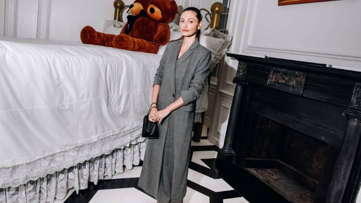 Phoebe Tonkin, Mischa Barton and More Attend Anna Weyant's Dollhouse with Marc Jacobs Party [PHOTOS]