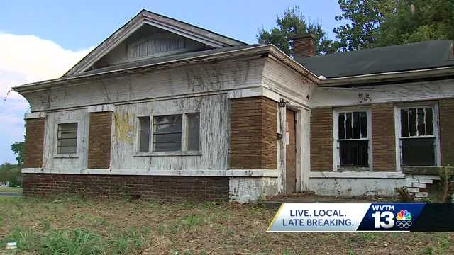 Neighbors call for demolition of abandoned house on Warrior Road