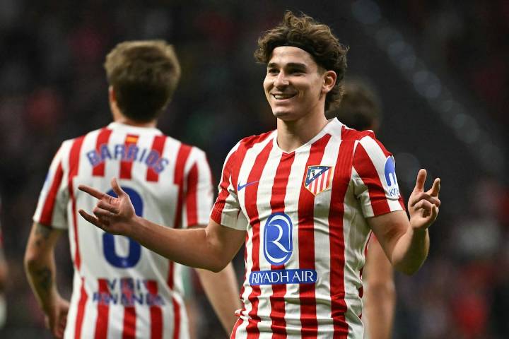 Julián Álvarez contó detalles de su vida: con quién duerme en la selección y la serie de 88 capítulos que lo apasionó