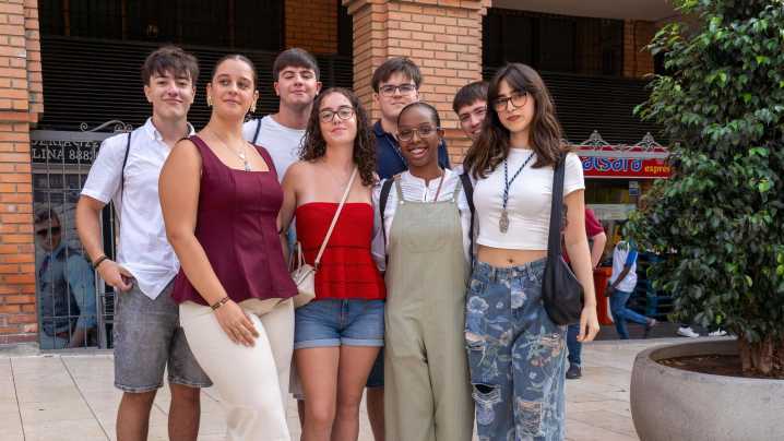 Las calles de Huelva, a rebosar de gente por la Magna Mariana: "Llevo unos días sin poder dormir esperando a este momento"