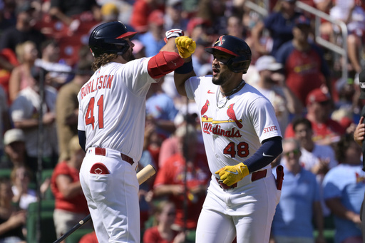 Herrera conecta jonrón y Cardenales retrasan celebración de Cerveceros con victoria 5