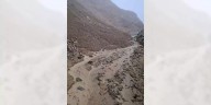 Persisten deslaves y derrumbes en carreteras