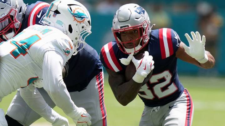 After 6 quarters, the Dolphins get their 1st stop of the season. The Patriots took a knee for it