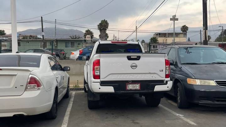 Aprueban reglamento para vehículos oficiales